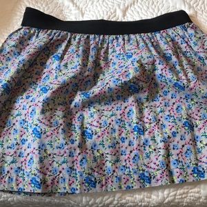 NWOT! Old navy floral print skirt! Size medium!